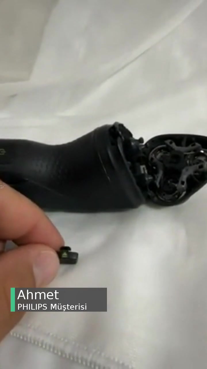 Philips Traş Makinesinin Açma Düğmesini Bulamıyorum! videonun kapak resmi