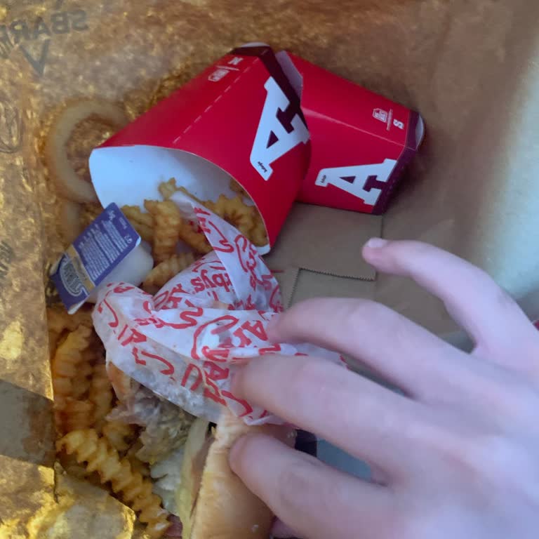 Arby's Siparişim Paketleme Sorunu Nedeniyle Dağılmış Ve Eksik Geldi