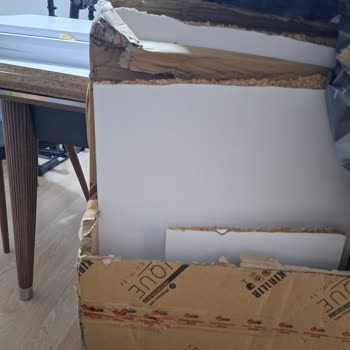 Kırık Dolap Ve Sorumsuz Kargo Hizmeti Şikayeti