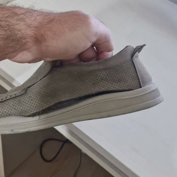 FLO'dan Aldığım Dockers Ayakkabı Kısa Sürede Yırtıldı, Garanti Ve İade Sürecinden Endişeliyim