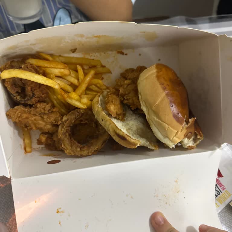 Cajun Corner Mavi Bahçe Şubesinde Sipariş Teslimatı Sorunu Ve İletişimsizlik