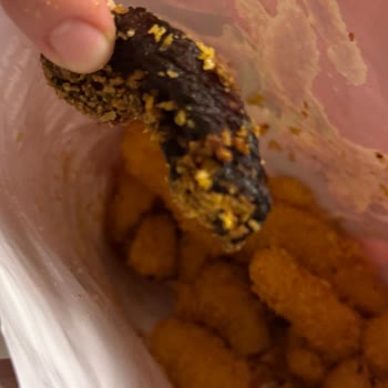 Dondurulmuş Nugget İçinden Bozuk Ve Siyah Parça Çıktı!