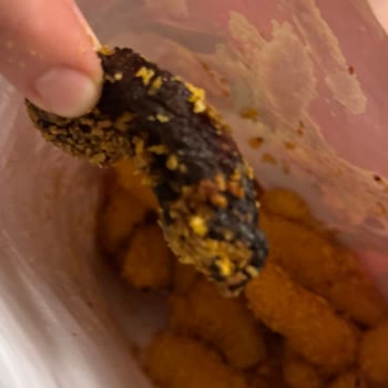 Dondurulmuş Nugget İçinden Bozuk Ve Siyah Parça Çıktı!