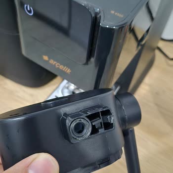 Espresso Makinesi Süt Haznesi Pimi Kolayca Kırıldı, Kronik Sorun Var