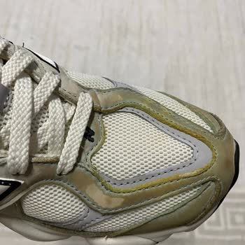 Bitkisel Leke Çıkarıcı Ayakkabımı Mahvetti Renk Değiştirdi