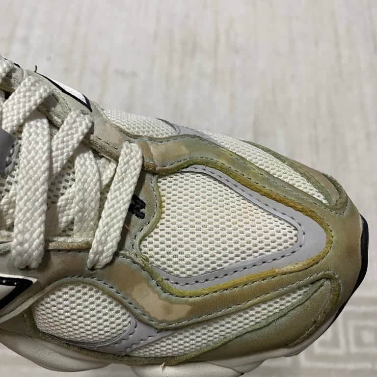 Bitkisel Leke Çıkarıcı Ayakkabımı Mahvetti Renk Değiştirdi