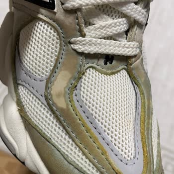 Bitkisel Leke Çıkarıcı Ayakkabımı Mahvetti Renk Değiştirdi