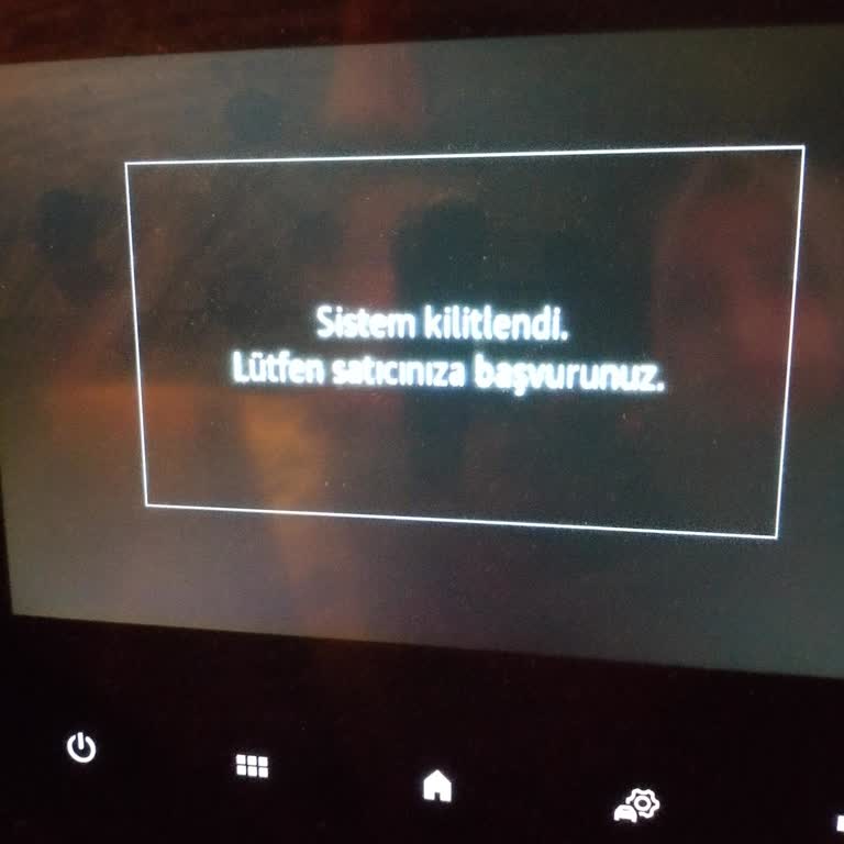 Renault Clio Ekranı Sistem Kilitlendi Uyarısıyla Tamamen İşlevsiz Kaldı