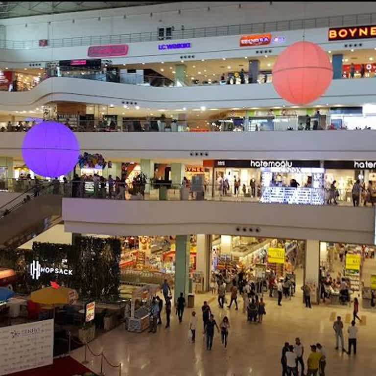 Ortak Alanda Bilgisayar Kullanımı Sırasında Personel Üslubu Ve Yanlış Bilgilendirme