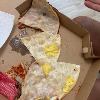 Domino's Pizza Mersin Toroslar Şubesinde Pizza Kalitesi Hayal Kırıklığı