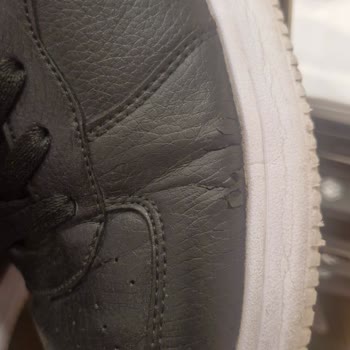 Kısa Sürede Yıpranan Ayakkabıya Olumsuz Garanti Değerlendirmesi Ve Müşteri Memnuniyetsizliği