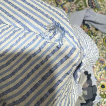 Aldığım Gömlekte Sürekli Sökülme Ve Mağaza İlgisizliği