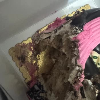 Bayat Ve Ekşi Pasta Satışıyla Hayal Kırıklığı Yaşadık