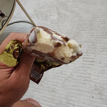 Getirden Gelen Magnumun Yarısı Eksik Ve Patlaktı