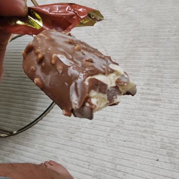 Getirden Gelen Magnumun Yarısı Eksik Ve Patlaktı