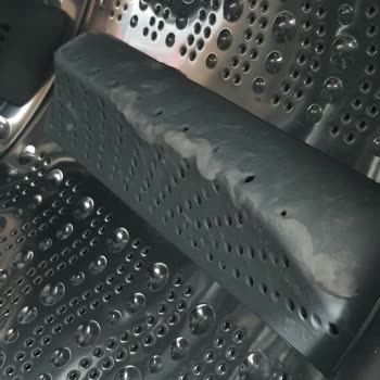 Bosch Çamaşır Makinesi Temizlik Programında Parça Erimesi Ve Ücretsiz Onarım Talebi