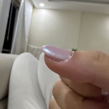 Beklentileri Karşılamayan Protez Tırnak Deneyimi Ve Hayal Kırıklığı