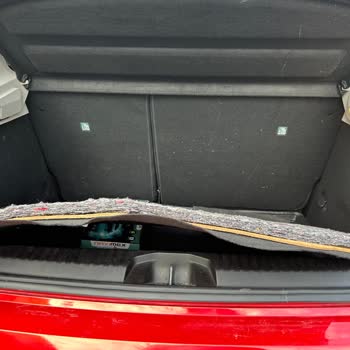 Renault Clio Bagaj Suntasında Eğilme Sorunu Ve Destek Talebi