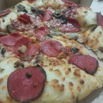 Pizza Ve Sarımsaklı Ekmekte Malzeme Ve Lezzet Sorunları Yaşadım