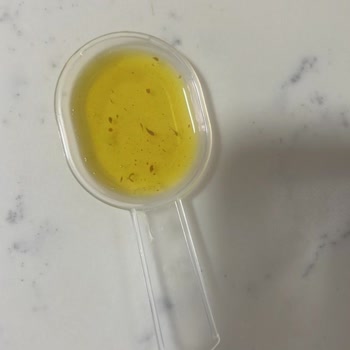 Argivit Fokus Şurubunda Parçacıklar Ve Çocuğumda Döküntü Oluştu