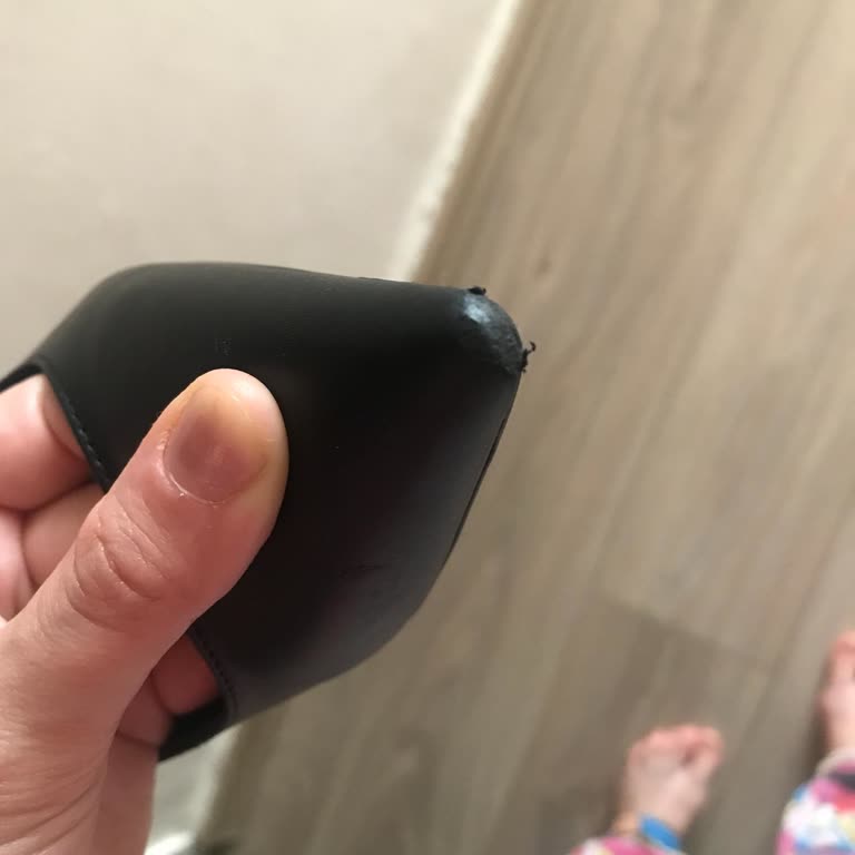 Bir Haftada Soyulan Ayakkabı Ve Yanıltıcı Değişim Garantisi