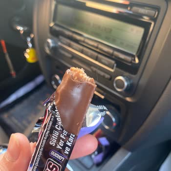 Eti Maximus Çikolatadan Kıl Çıkması Ve Hijyen Sorunu