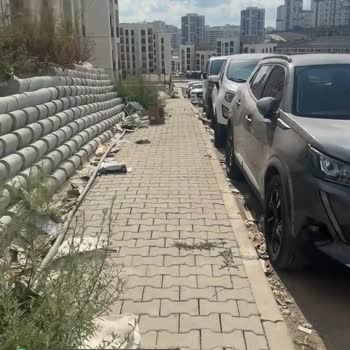 Başakşehir Belediyesi Yok, Çalışan Yok, Pislik İçindeyiz