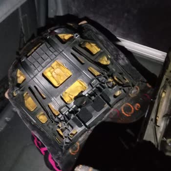 Van Kalesi Turizm Kirli Otobüs, Kırık Koltuklar Ve Saatlerce Bekletildik