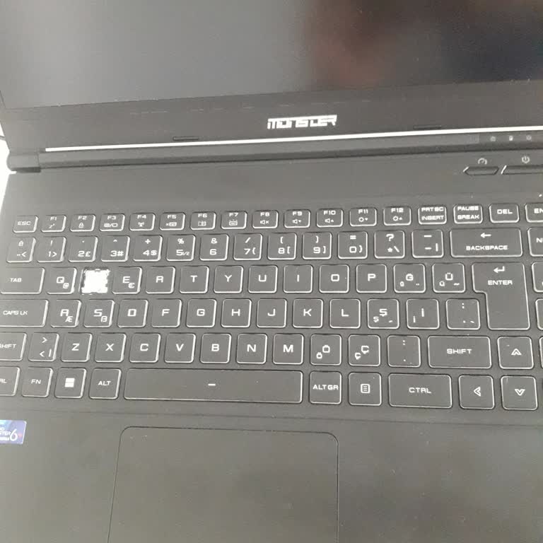 Monster Abra Dizüstü Bilgisayarımda Tekrarlayan W Tuşu Sorunu