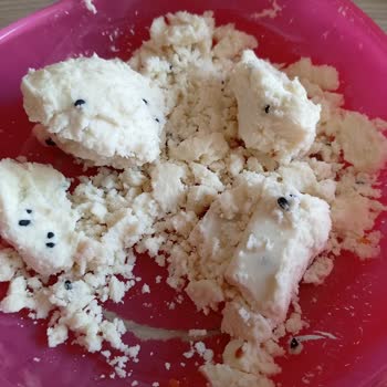 Aksantaş Süt Ürünleri Çörek Otlu Peynir Yağsız Ve Lor Gibi, Kalite Düşmüş