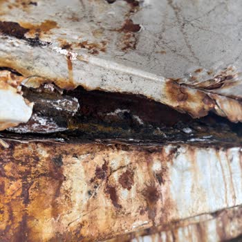 Beylikdüzü Metrobüs Üst Geçidi Çökme Tehlikesiyle Korkutuyor