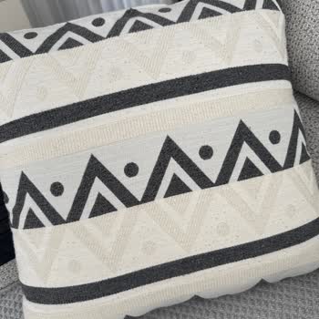 Koltuk Takımı Kırlentlerinde Sürekli Tüy Toplama Ve İlgisiz Servis