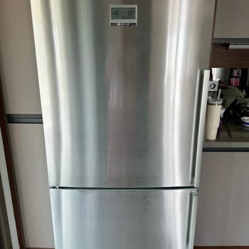 Bosch Buzdolabında Kendiliğinden Oluşan Inox Kaplama Çizgileri!