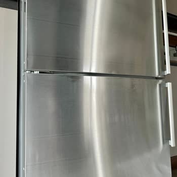 Bosch Buzdolabında Kendiliğinden Oluşan Inox Kaplama Çizgileri!