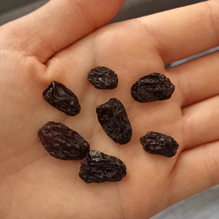 Yanıltıcı Ambalajla Satılan Özbek Üzümü Hayal Kırıklığı