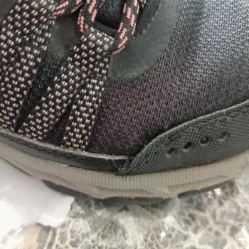 Skechers Ayakkabının Dikişleri 1 Ayda Patladı, Kullanıcı Hatası Denildi