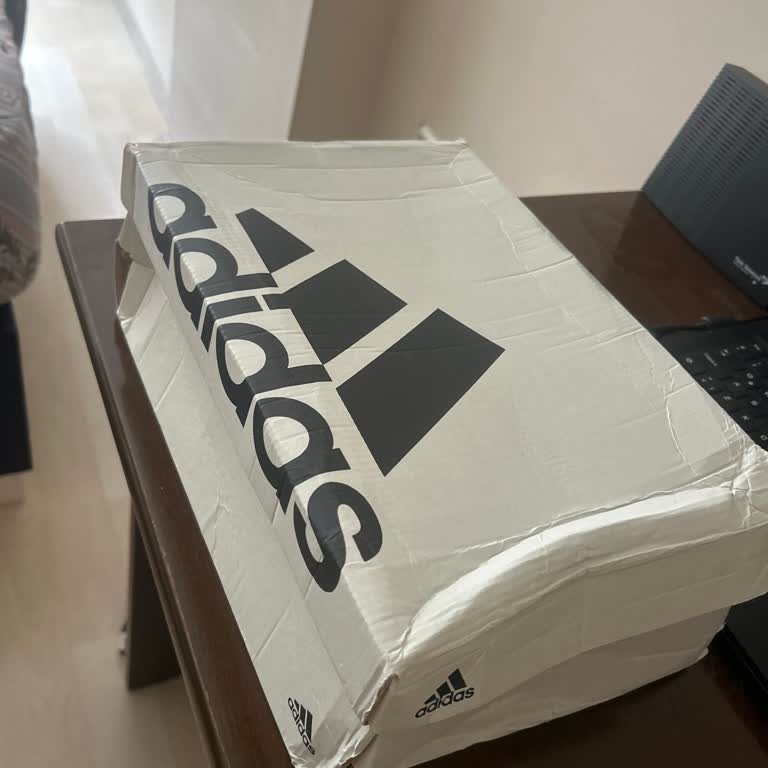 Adidas Ayakkabıda Kötü Koku Ve İade Reddi Mağduriyeti