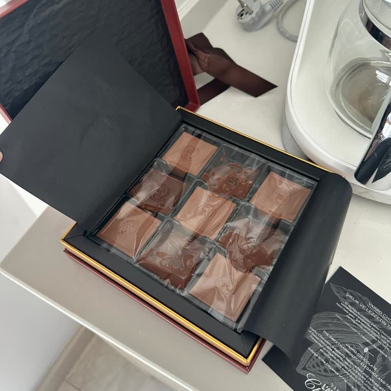 Vakko Online Siparişim Erimiş Çikolata Olarak Teslim Edildi