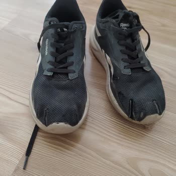 Bir Ayda Yırtılan Reebok Çocuk Ayakkabısı Ve Olumsuz İnceleme Sonucu