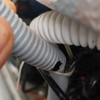 Buzdolabı Patladı, Evde Büyük Maddi Hasar Oluştu, İlgisizlik Mağdur Etti