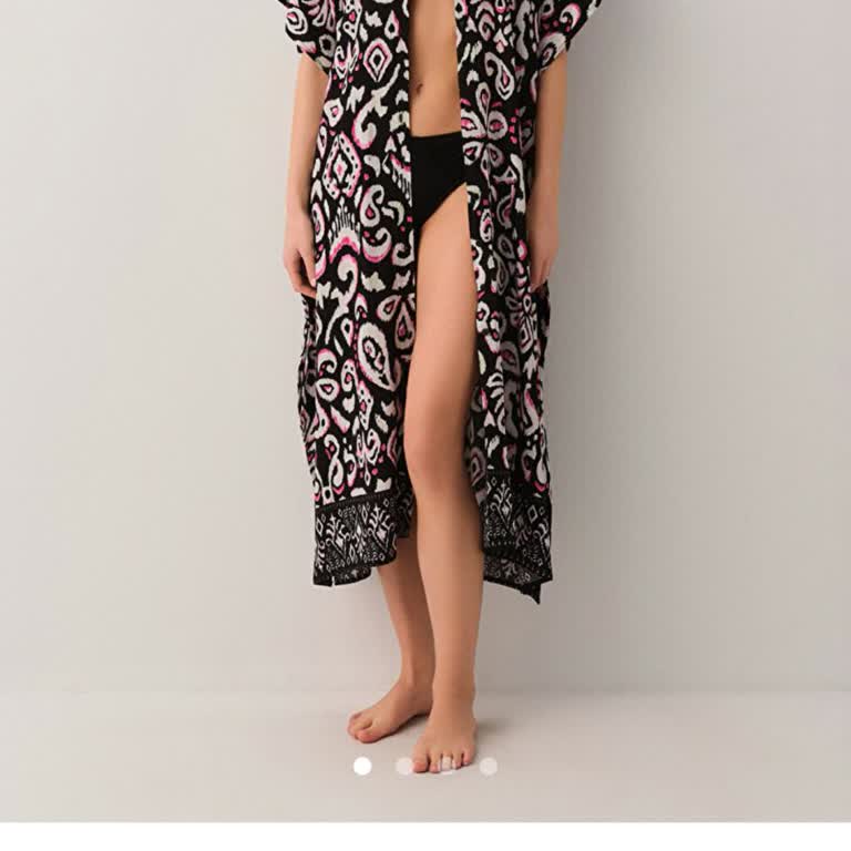 Yüksek Fiyatlı Plaj Elbisesinin Kısa Sürede Yıpranması Ve Mağaza İlgisizliği