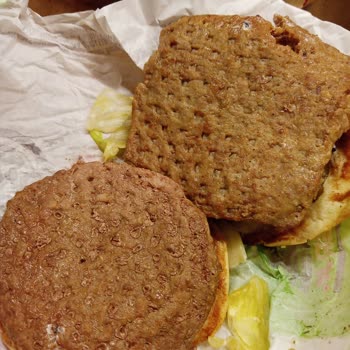 Burger King Siparişimde Eksik Ve Bozuk Köftelerle Karşılaştım