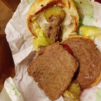 Burger King Siparişimde Eksik Ve Bozuk Köftelerle Karşılaştım