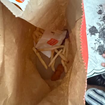 Kids Menüde Oyuncak Eksikliği Ve İletişim Sorunu