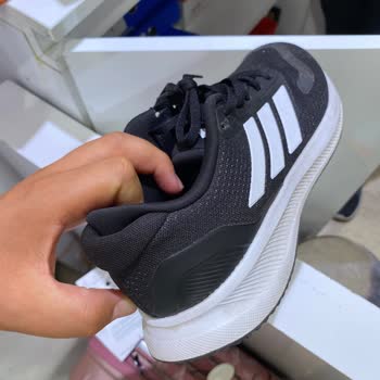 Adidas Ayakkabıda Bariz Dikiş Hatası Ve Olumsuz İnceleme Sonucu
