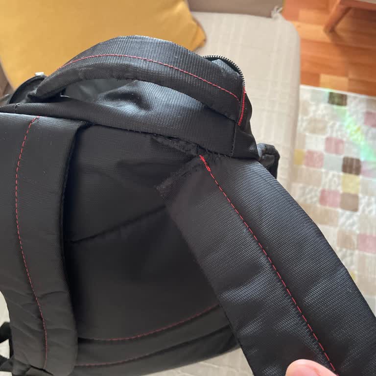 Yeni Alınan Laptop Çantasının Dikişleri Kısa Sürede Koptu Mağduriyet Yaşadım