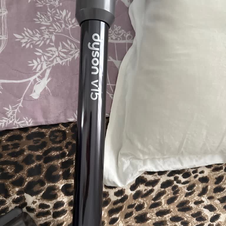 Aldığım Dyson V15 Submarine Modelinde Boru Üzerinde İsim Eksikliği Sorunu!