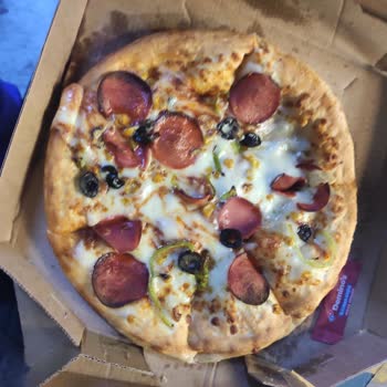 Soğuk Ve Çiğ Pizza İle Yaşadığım Hayal Kırıklığı