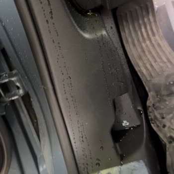 Sıfır Araçta Su Sızıntısı Ve Servis Mağduriyeti