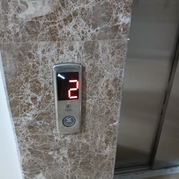 Muradiye TOKİ’de Asansör Arızaları Hayatı Zorlaştırıyor